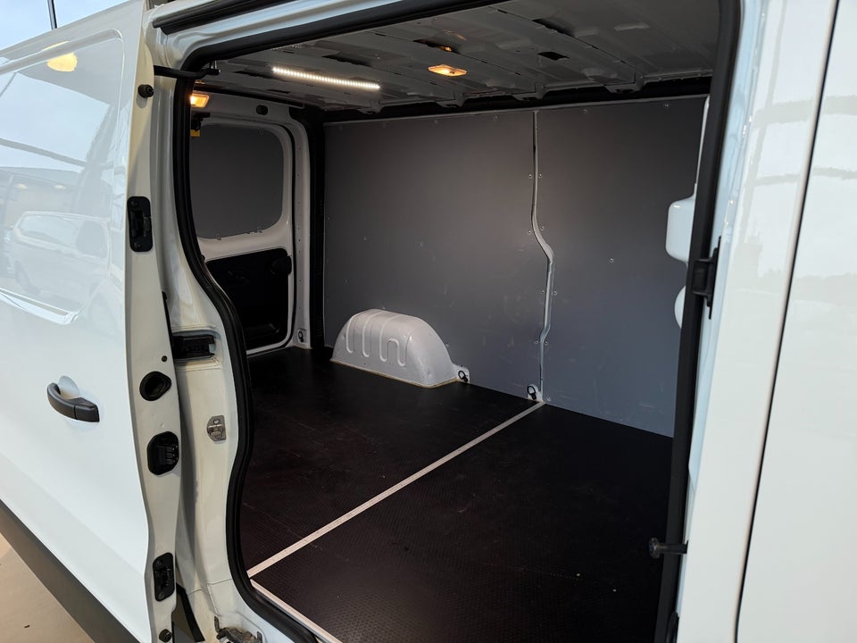Renault Trafic 2,0 dCi 130 L2H1 Tekno
