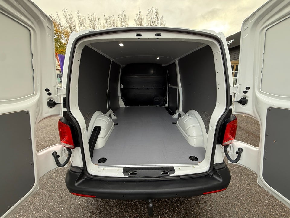 VW Transporter 2,0 TDi 150 Kassevogn DSG lang