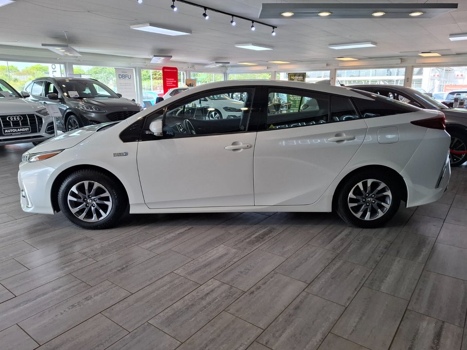 Toyota Prius 1,8 Plug-in Hybrid H3 MDS 5d
