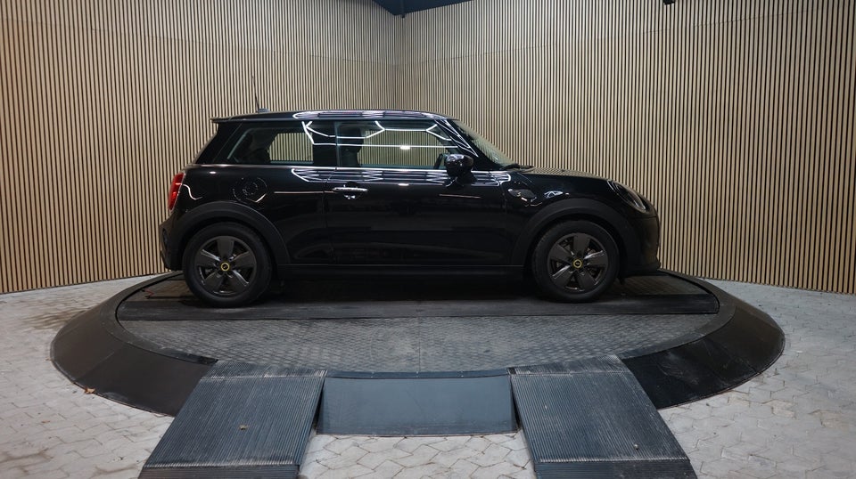 MINI Cooper SE Essential 3d