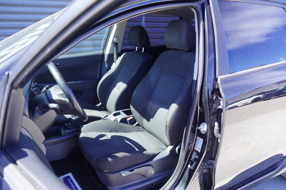 Hyundai i30 1,6 CRDi 90 Classic CW 5d