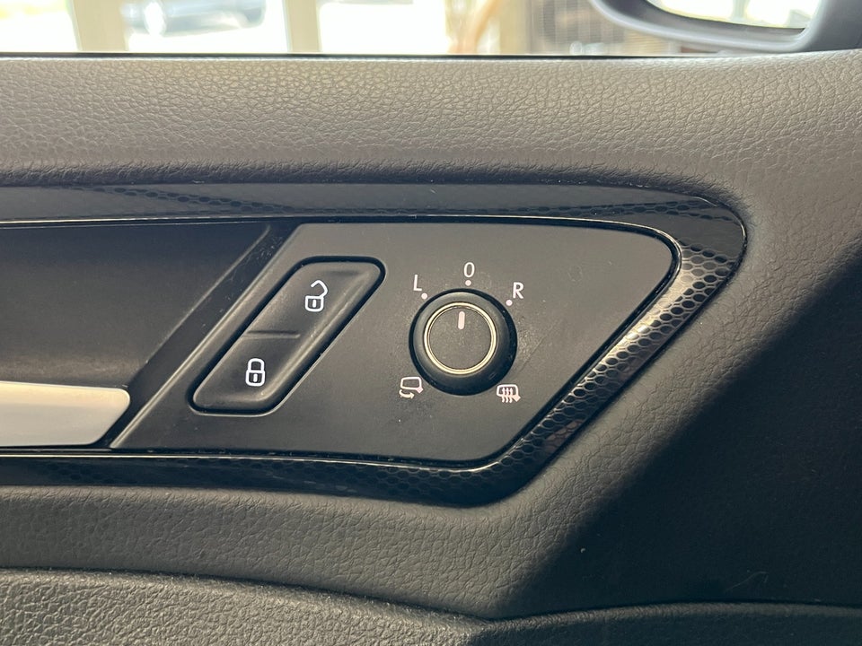 VW Golf VII 1,4 TSi 125 Highline Variant DSG BMT 5d