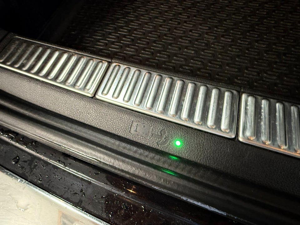 Skoda Superb 2,0 TDi 150 Ambition Combi 5d