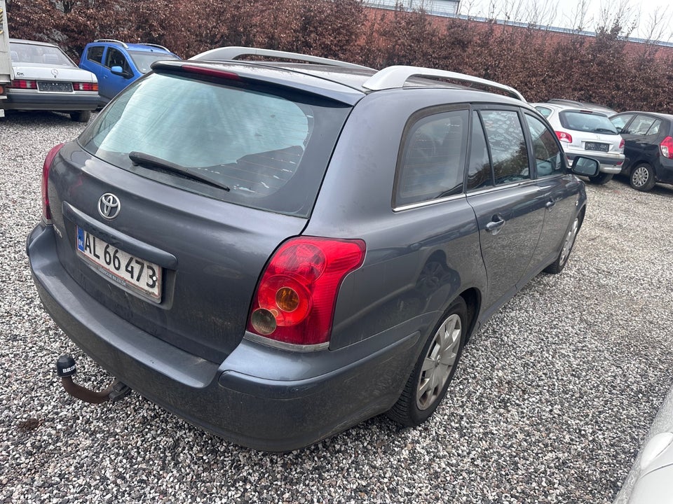 Toyota Avensis 1,8 VVT-i Elegance stc. 5d