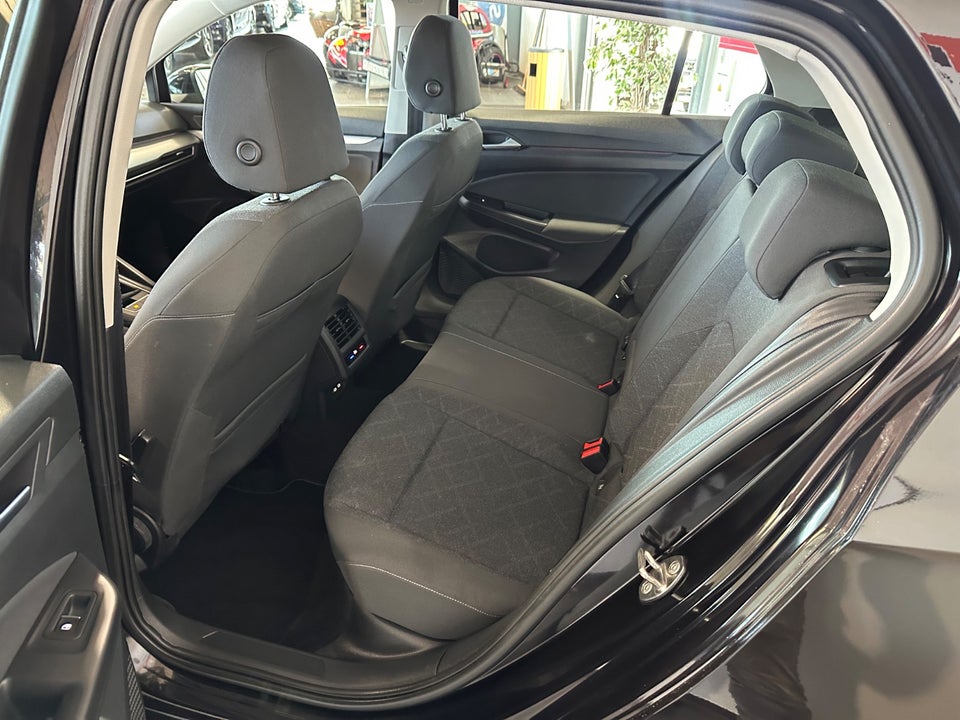 VW Golf VIII 1,5 TSi 130 Life 5d