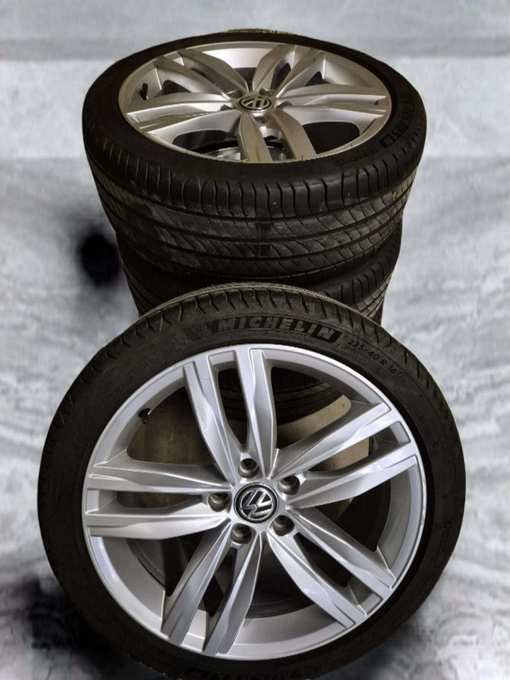 VW Golf VII 1,6 TDi 110 Edition 40 BM 5d