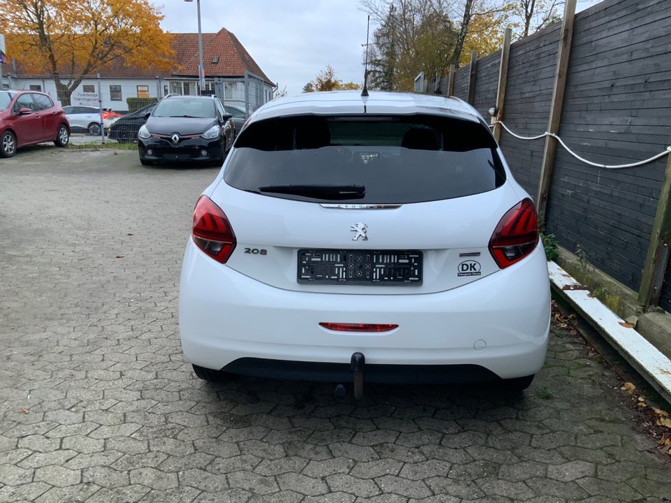 Peugeot 208 1,2 VTi 82 Allure Sky 5d