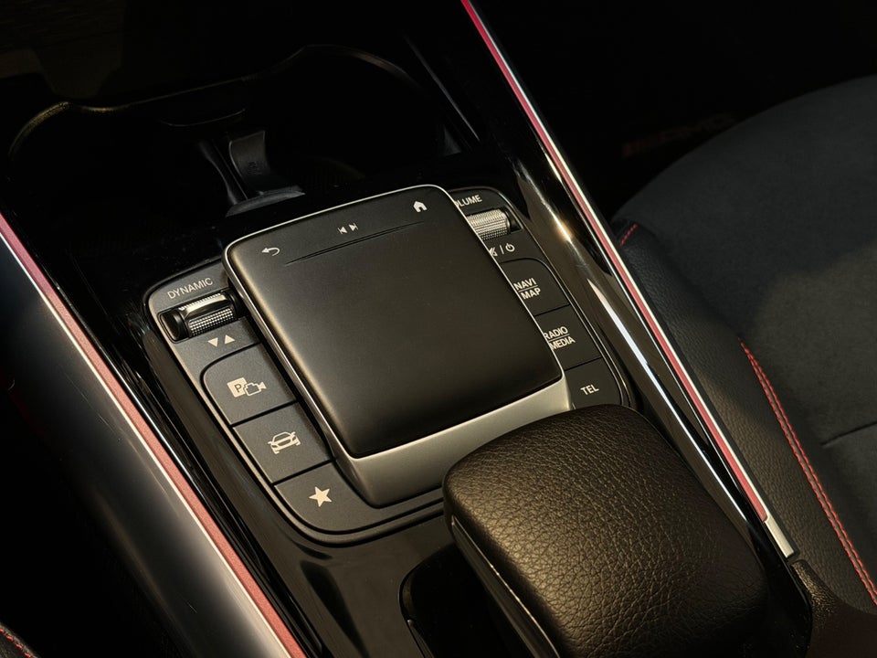 Mercedes EQA300 AMG Line 4Matic 5d