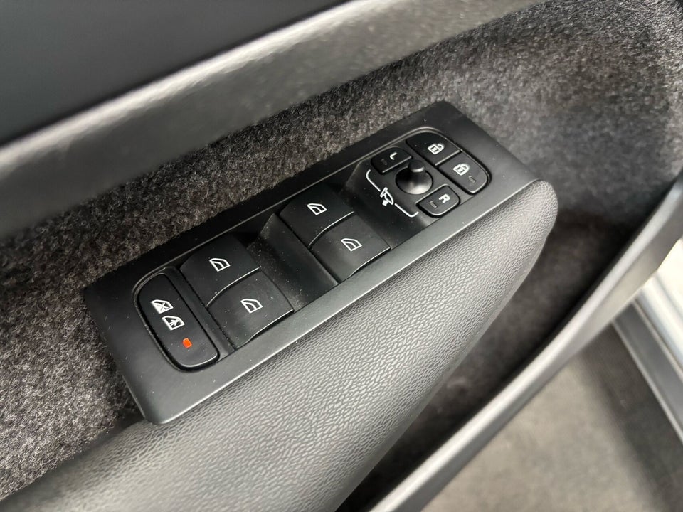 Volvo XC40 ReCharge Twin Ultimate 5d