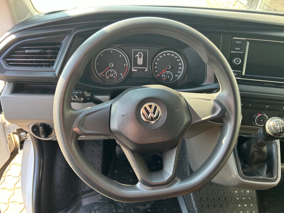 VW Transporter 2,0 TDi 110 Kassevogn lang