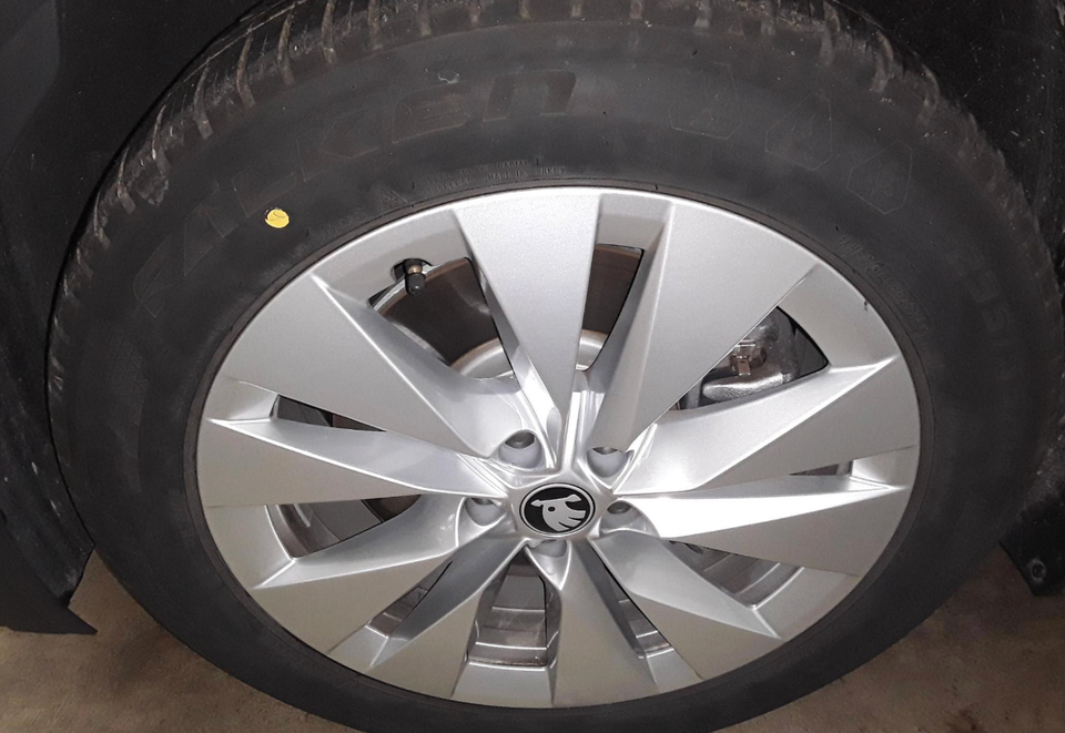 Skoda Elroq 85 iV Loft 5d