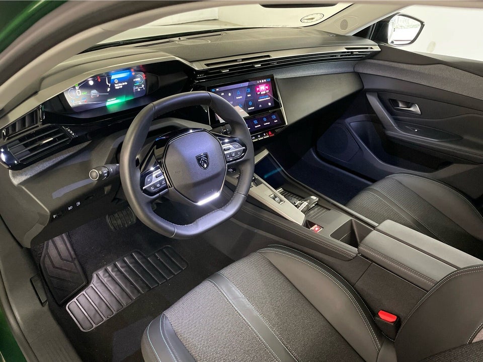 Peugeot 308 1,6 Hybrid First Selection EAT8 5d