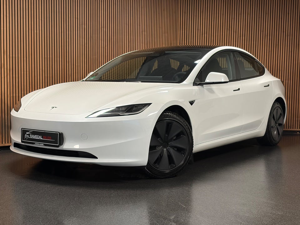 Tesla Model 3 RWD 4d