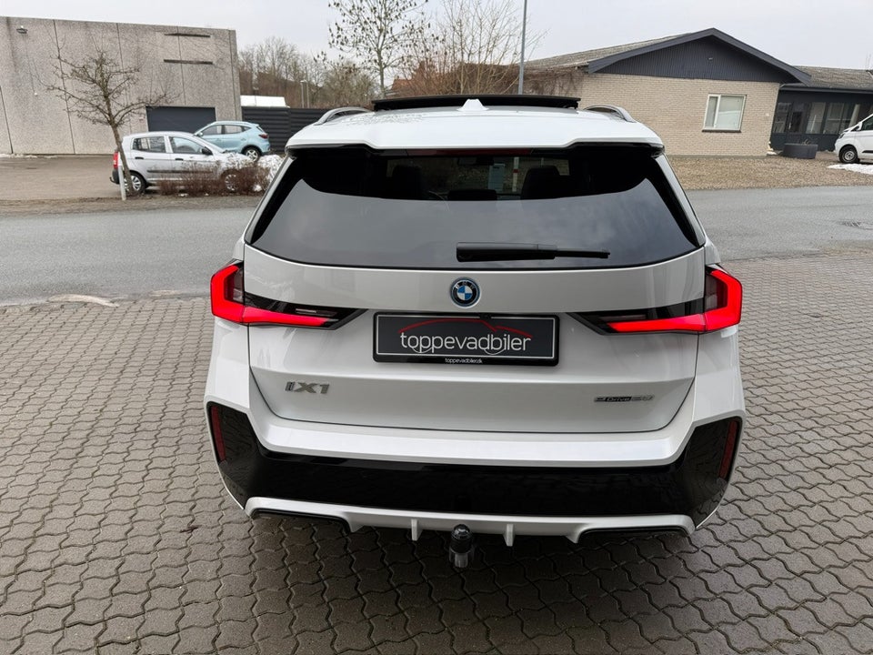 BMW iX1 eDrive20 Fully Charged M-Sport 5d