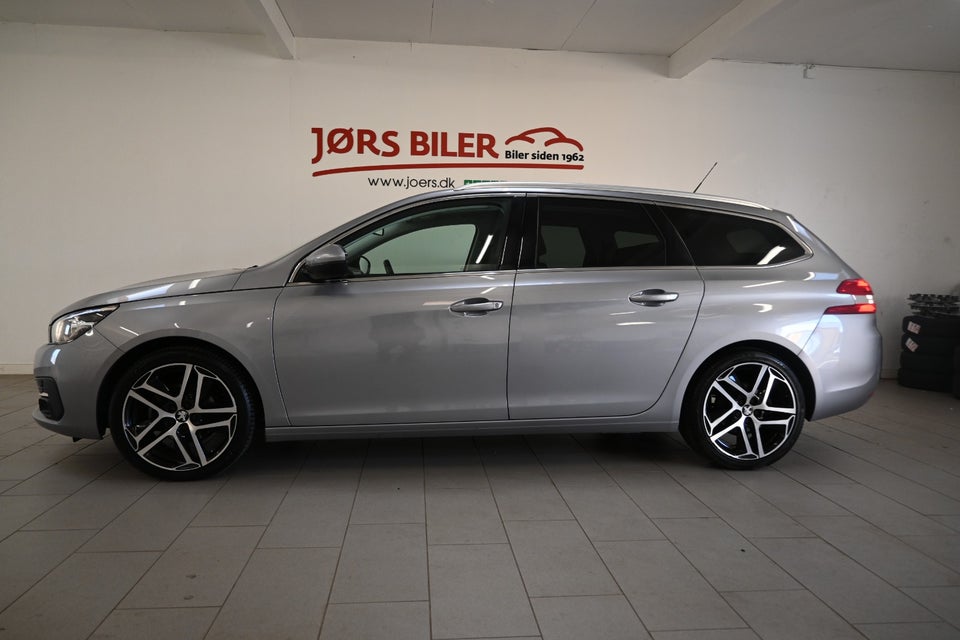 Peugeot 308 1,5 BlueHDi 130 Allure+ Sky SW 5d