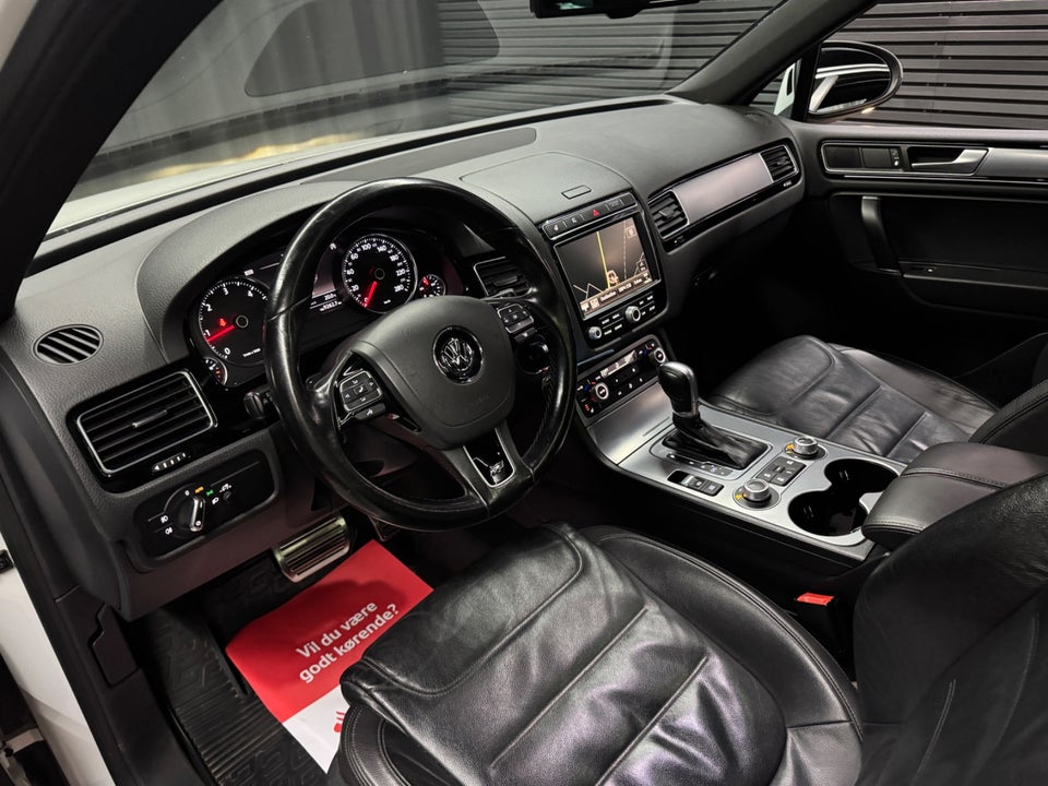 VW Touareg 3,0 V6 TDi 262 R-line Tiptr. 4Motion 5d