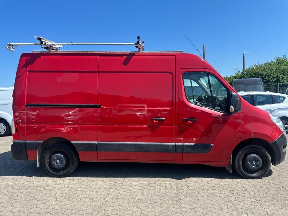 Renault Master III T33 2,3 dCi 135 L2H2 Kassevogn