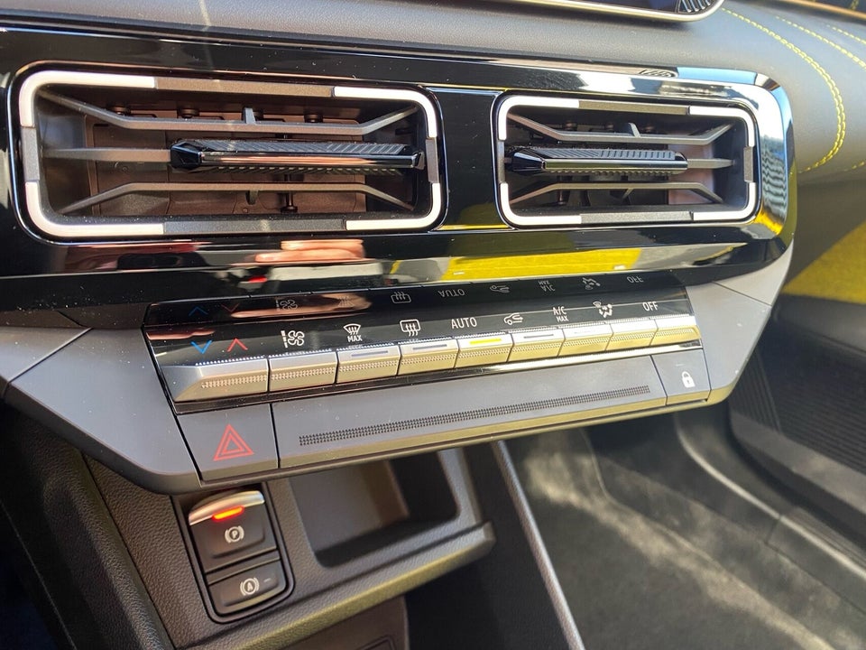 Renault 5 E-Tech 52 Iconic 5d