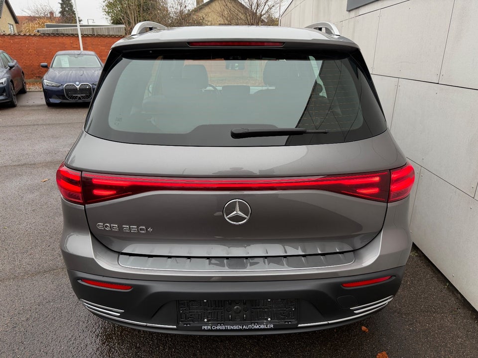 Mercedes EQB250+ Progressive 5d