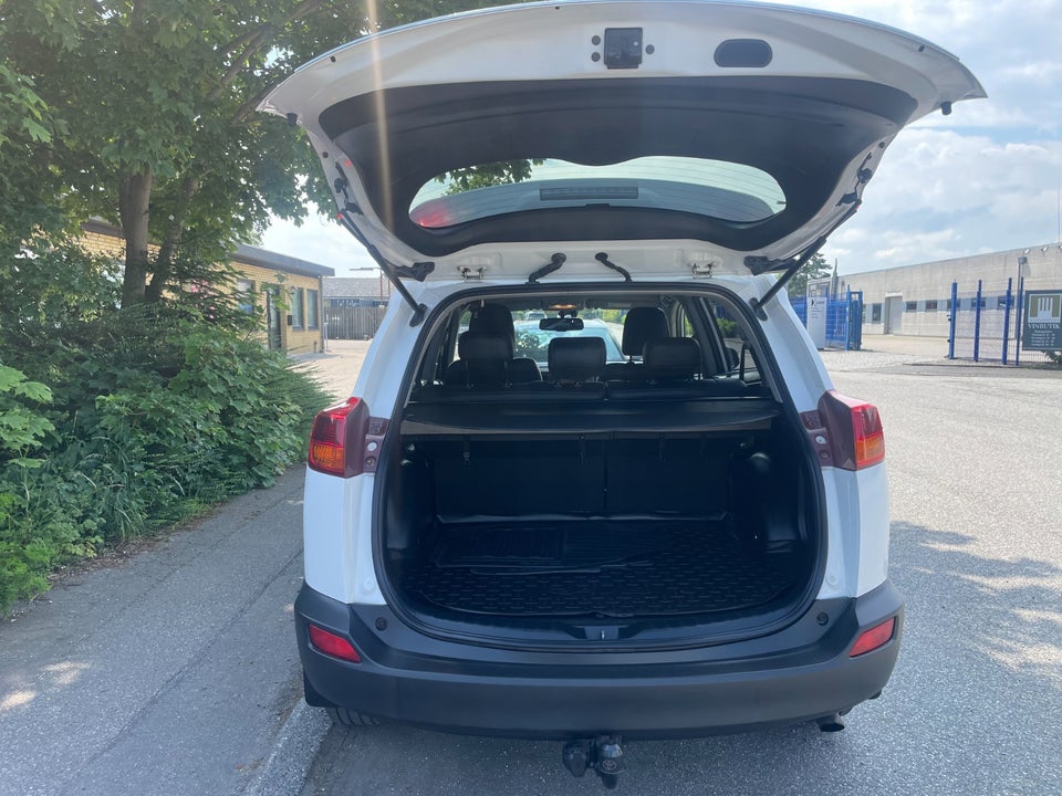 Toyota RAV4 2,0 D-4D T3 5d