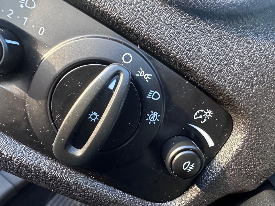 Ford Fiesta 1,0 80 Trend 5d