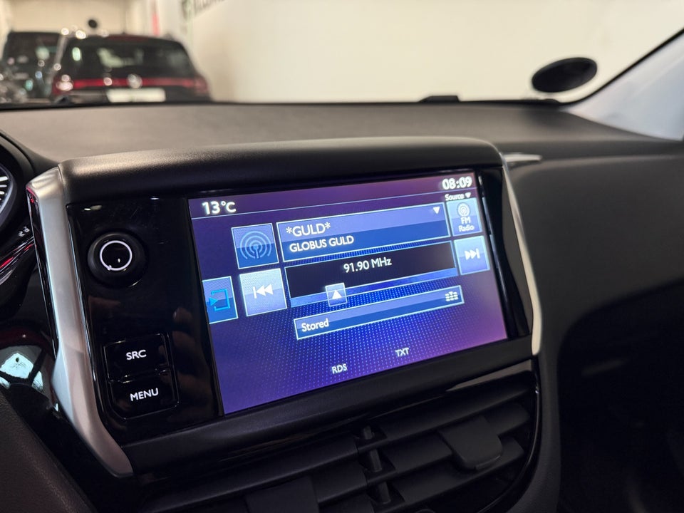 Peugeot 208 1,6 BlueHDi 100 Envy Sky 5d