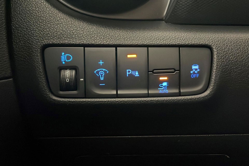 Hyundai Kona 64 EV Essential 5d