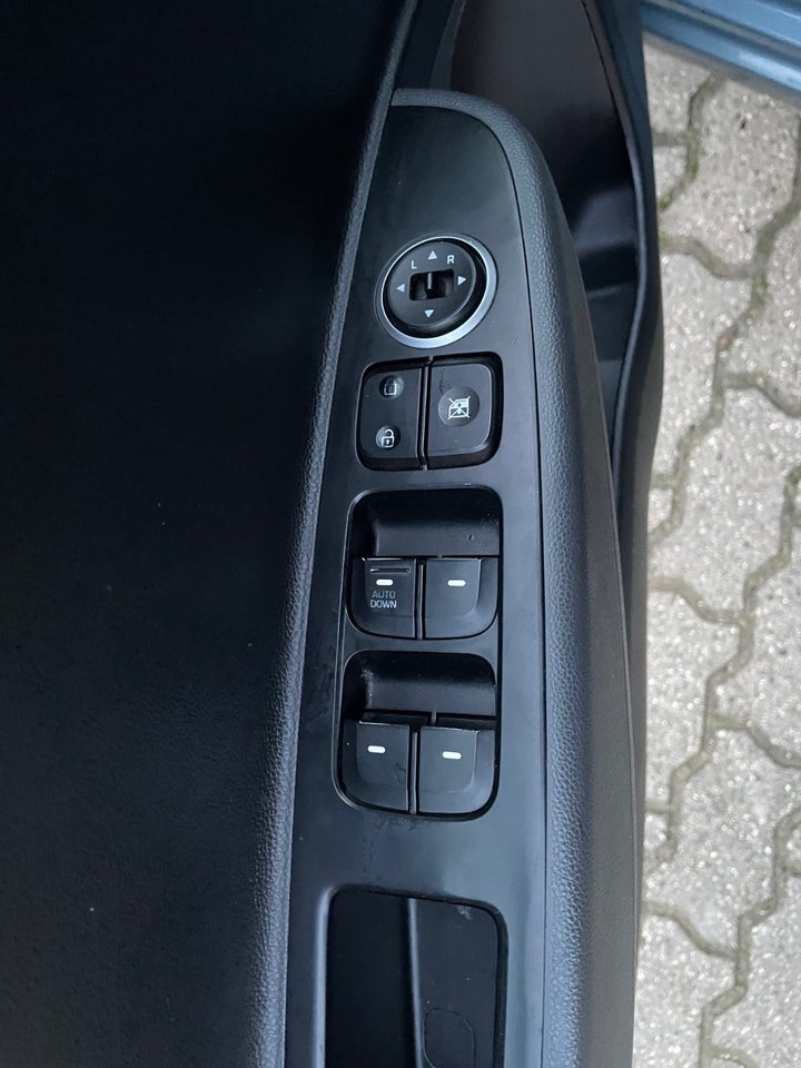 Hyundai i10 1,0 EM-Edition Eco 5d