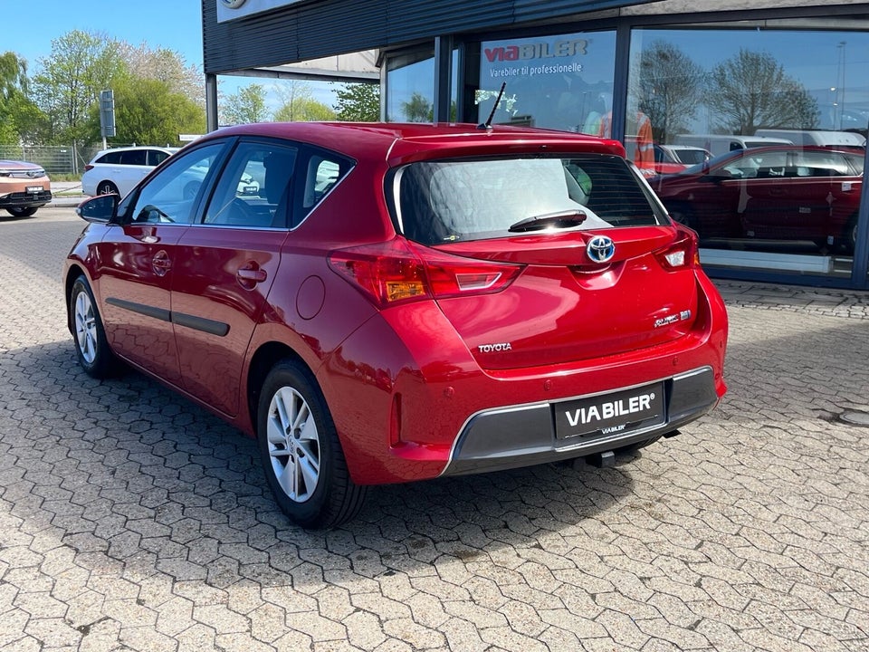 Toyota Auris 1,8 Hybrid H2+ CVT 5d