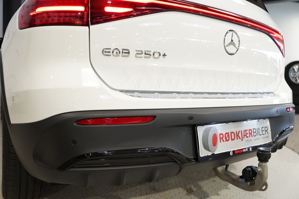 Mercedes EQB250+ AMG Line 5d