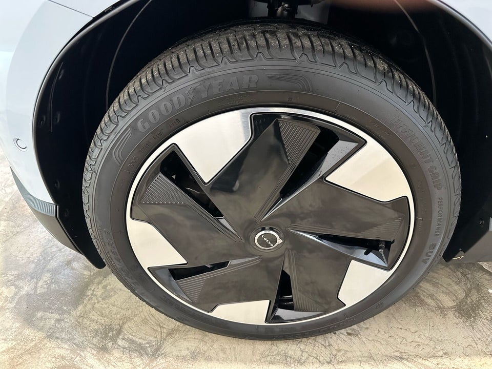 Volvo EX30 Extended Range Ultra 5d