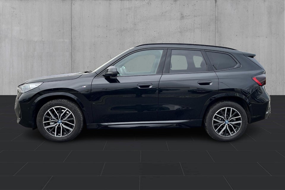 BMW iX1 xDrive30 Fully Charged M-Sport 5d