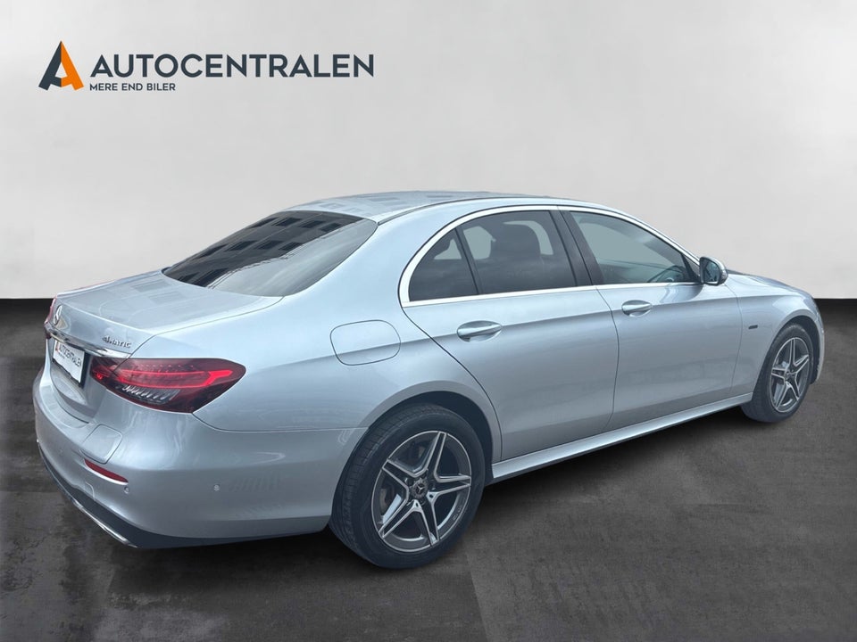 Mercedes E300 de 2,0 AMG Line aut. 4Matic 4d