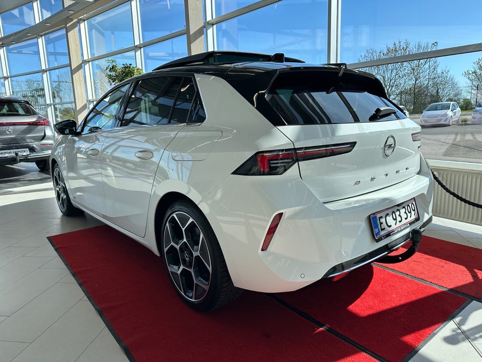 Opel Astra 1,6 PHEV Ultimate aut. 5d