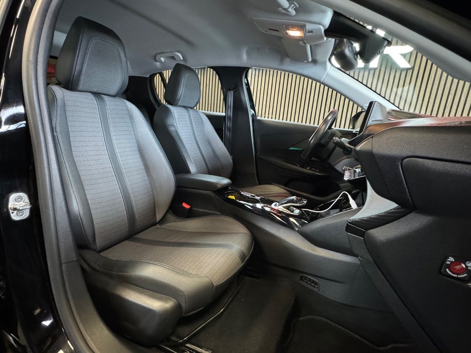 Peugeot e-208 50 Allure 5d
