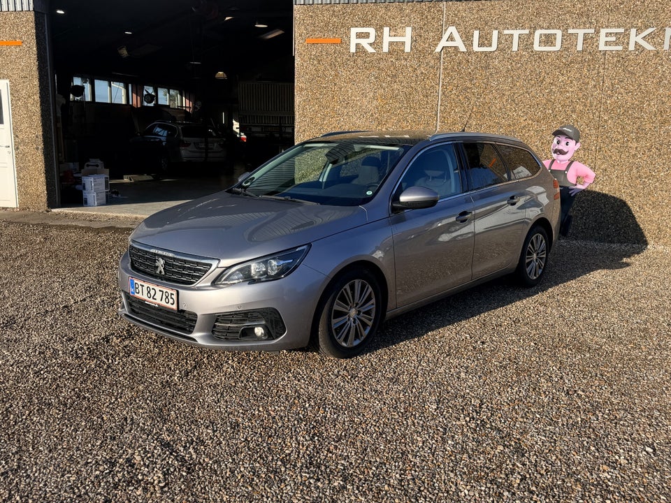 Peugeot 308 1,6 BlueHDi 120 Allure+ Sky 5d