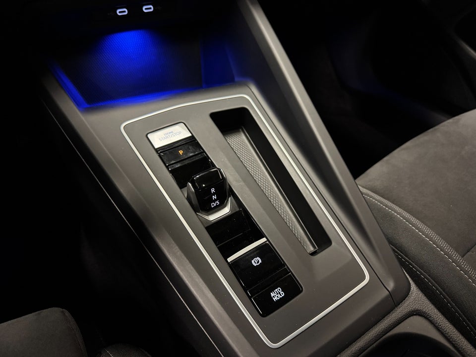 VW Golf VIII 2,0 TDi 150 Style DSG 5d