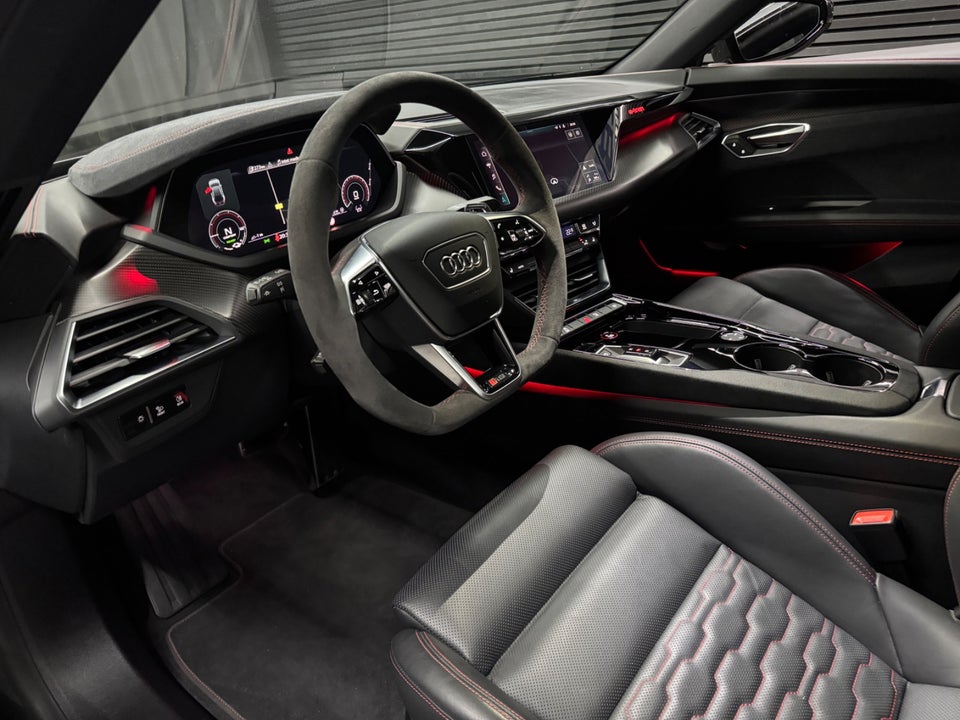 Audi RS e-tron GT quattro 4d