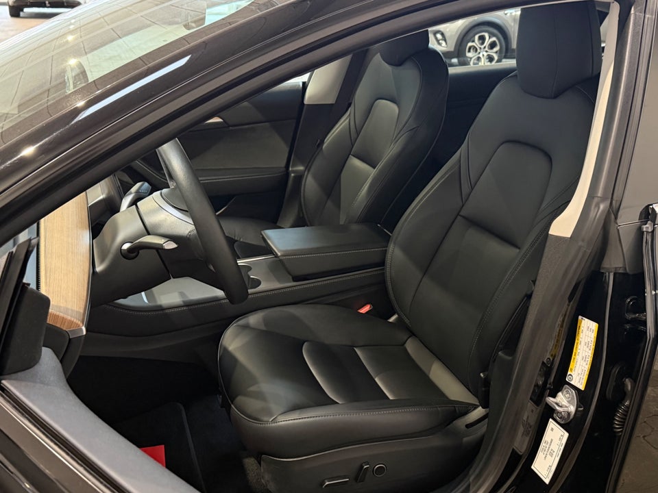 Tesla Model 3 Long Range AWD 4d