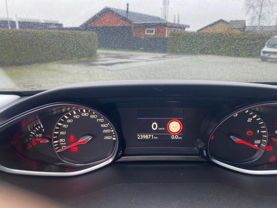 Peugeot 308 1,6 BlueHDi 120 Envy Sky SW 5d