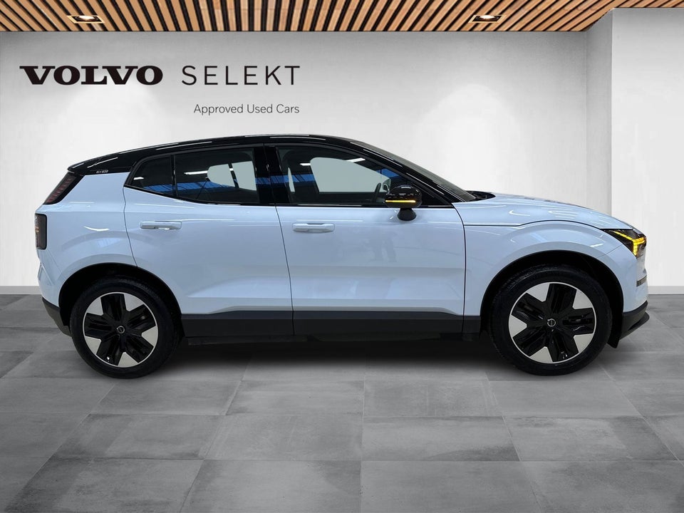 Volvo EX30 Standard Range Plus 5d