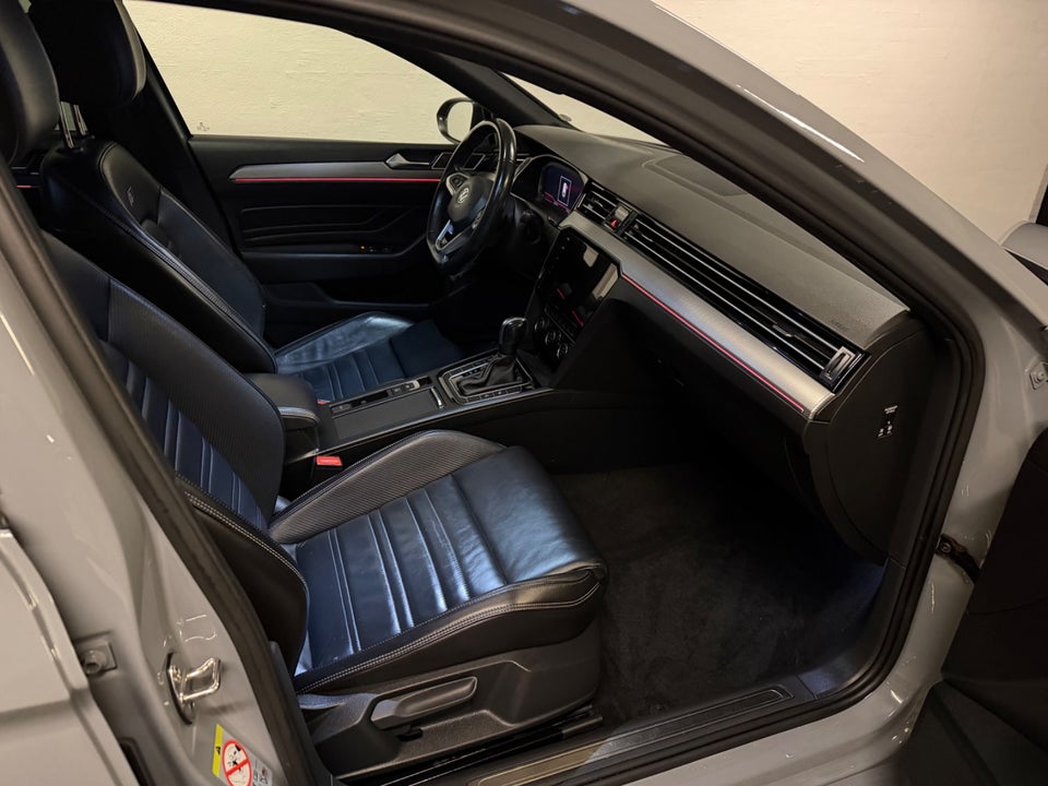 VW Passat 2,0 TSi 272 R-line Variant DSG 4Motion 5d
