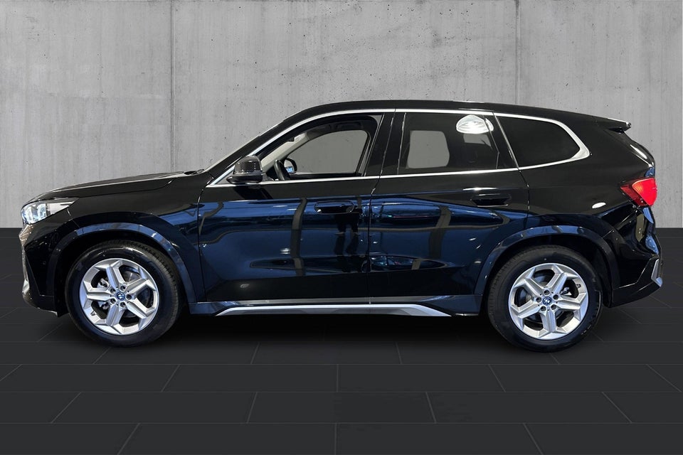 BMW iX1 eDrive20 X-Line 5d