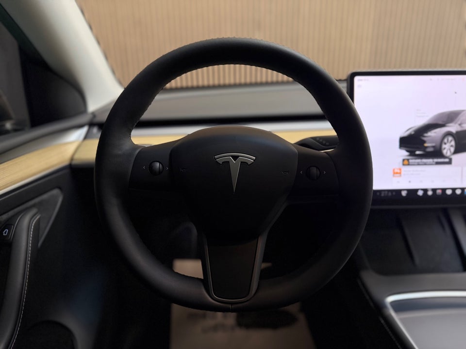 Tesla Model Y RWD 5d