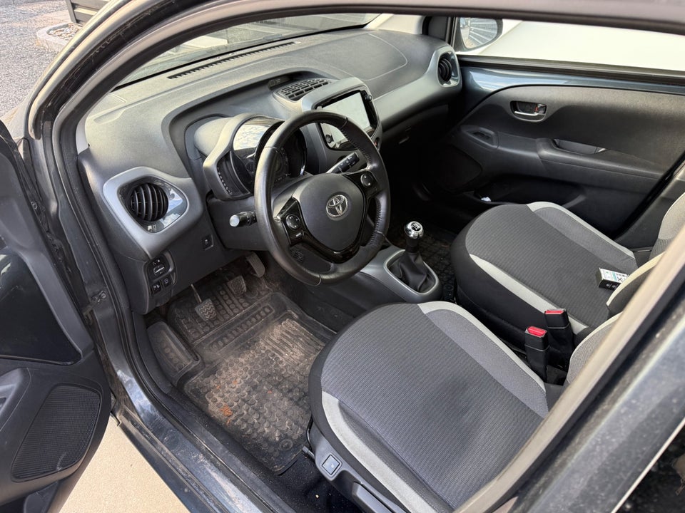 Toyota Aygo 1,0 VVT-i x-sky 5d