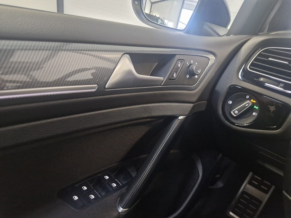 VW Golf VII 1,5 TSi 150 R-line Variant DSG 5d