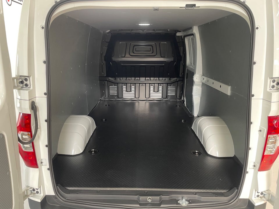 Maxus e-Deliver 3 50 Cargo Van LWB