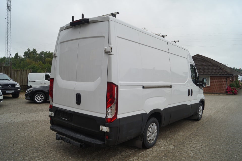 Iveco Daily 2,3 35S15 12m³ Van