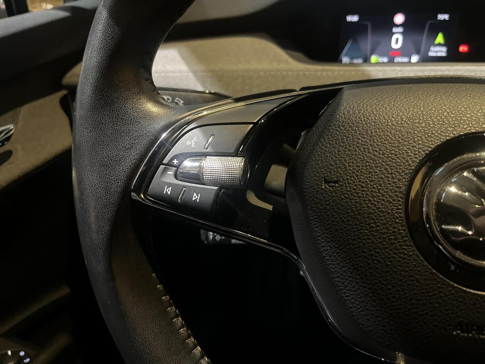 Skoda Enyaq 60 iV Loft 5d