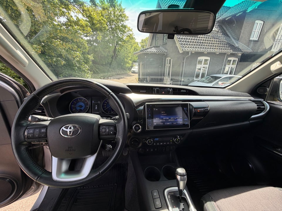 Toyota HiLux 2,4 D-4D 150 T4 Db.Kab aut. 4x4 4d